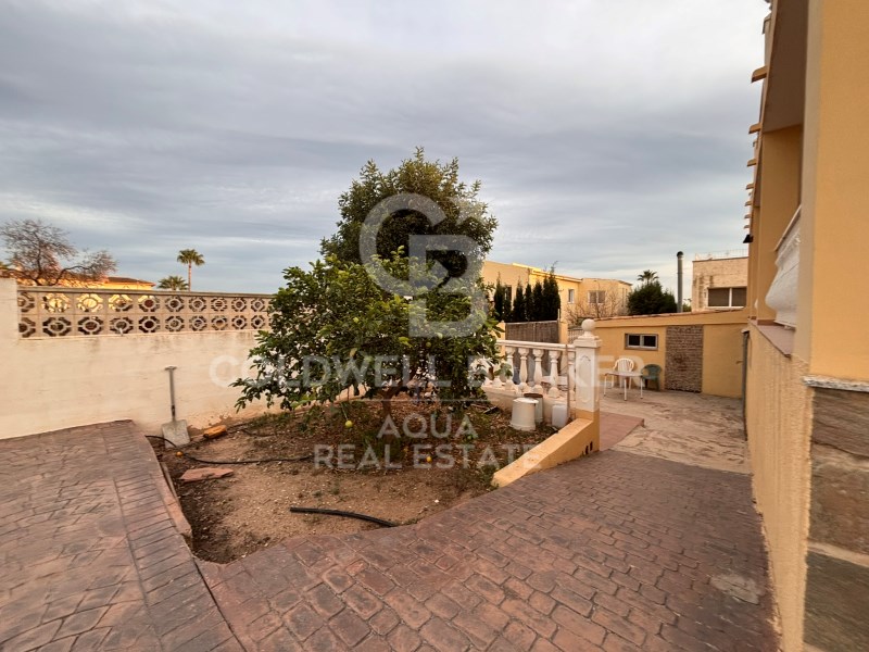 Calle Lisboa Alicante, la Nucia, El Tossal-Bello H, la Nucia, Comunidad Valenciana, 03530, ES, 7 Bedrooms Bedrooms, ,4 BathroomsBathrooms,Residential,For Sale,Calle Lisboa Alicante, la Nucia, El Tossal-Bello H,1682591