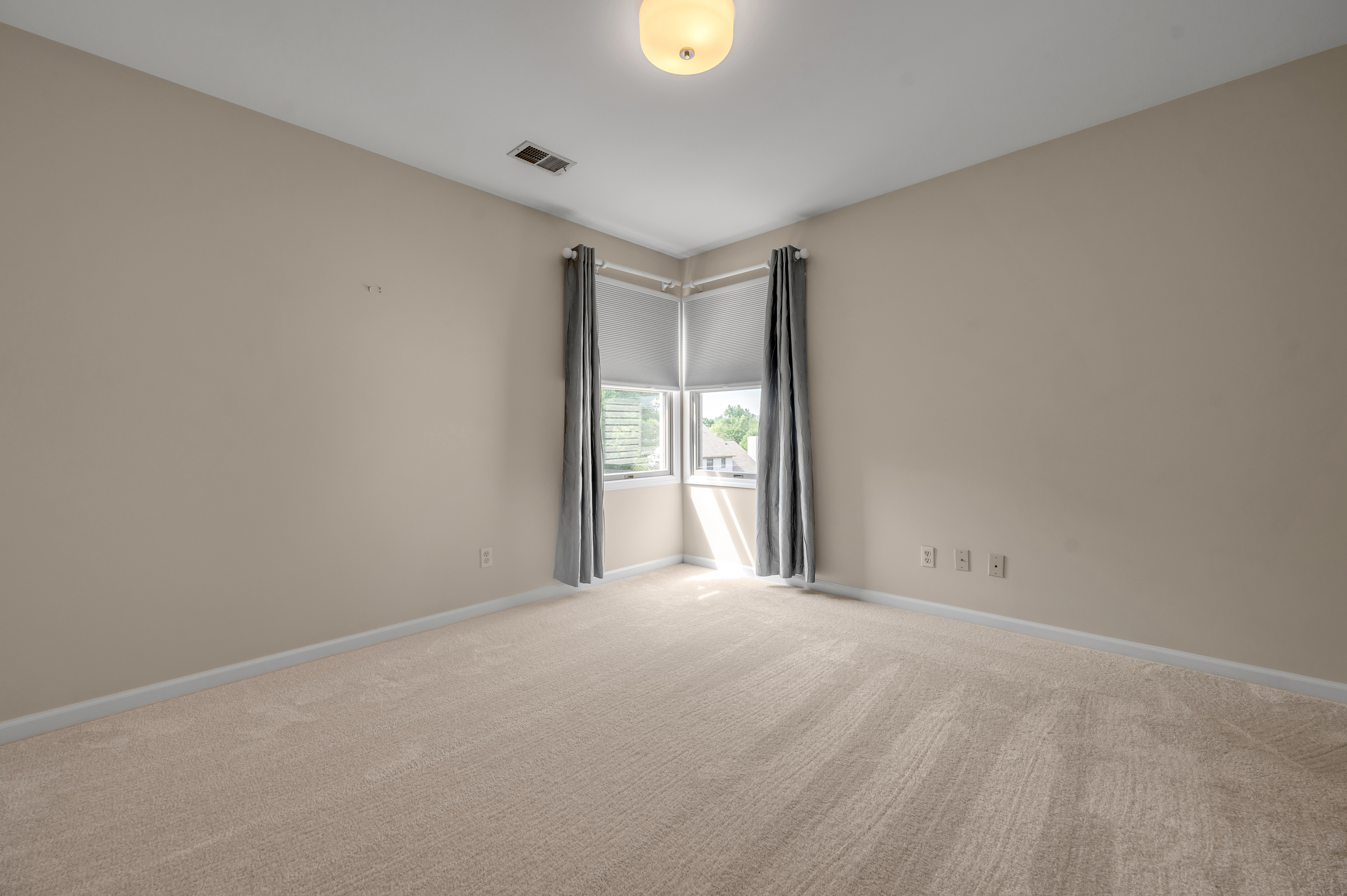  1104 Seville Court - 物件實景