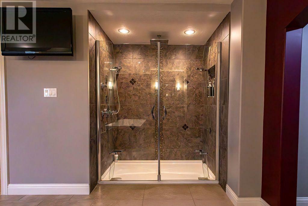 WAINWRIGHT, Alberta, T9W 0A6, CA, 4 Bedrooms Bedrooms, ,5 BathroomsBathrooms,Residential,For Sale,1838525