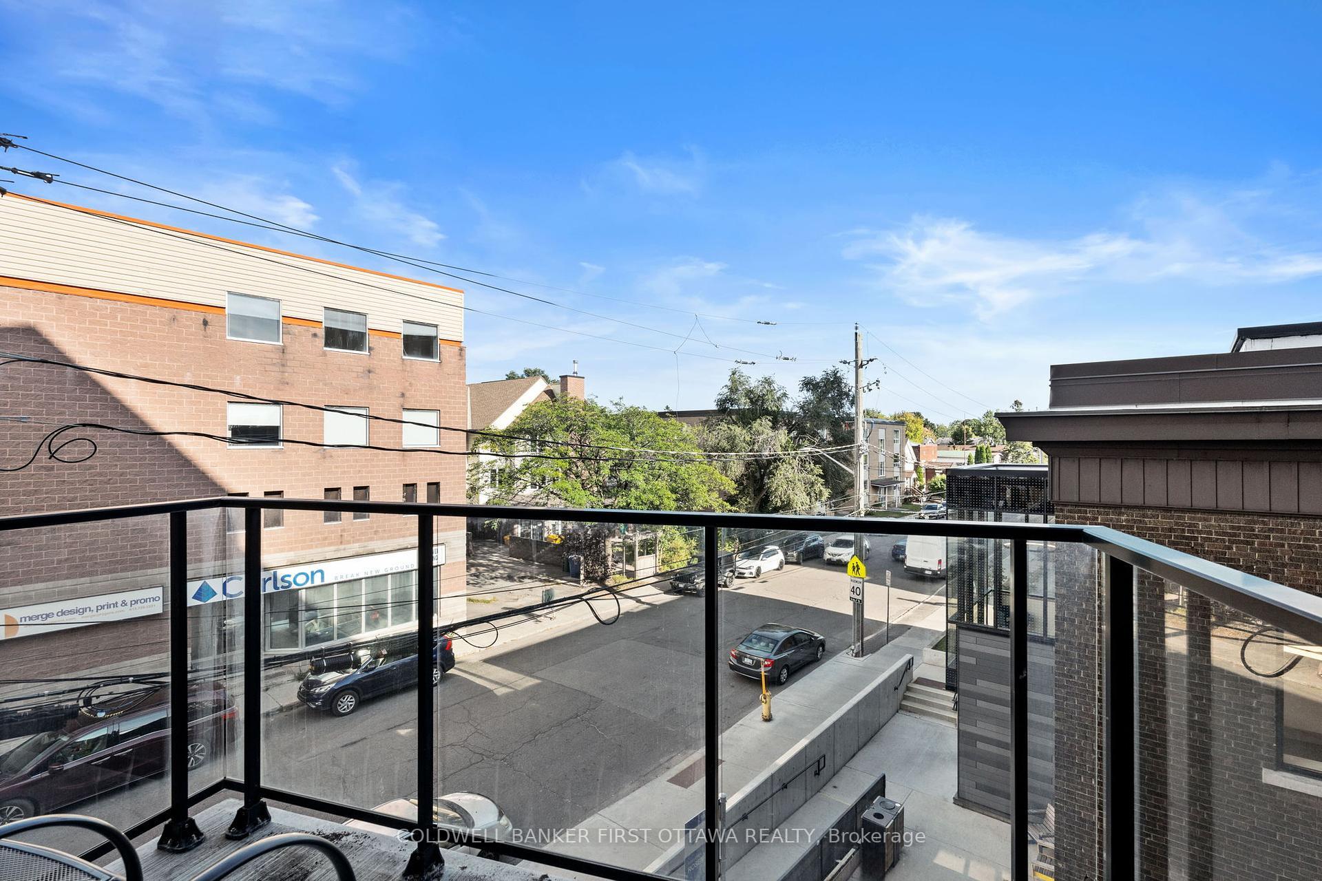 WEST CENTRE TOWN, Ontario, K1Y 4G9, CA, 2 Bedrooms Bedrooms, ,Residential,For Sale,1950292