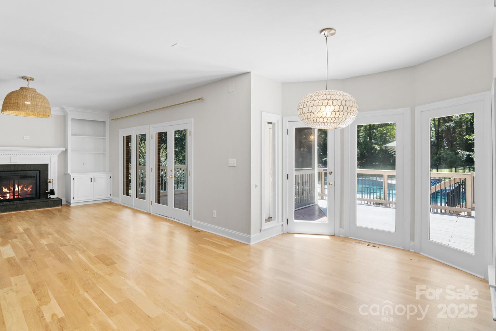 Matthews, North Carolina, 28104, United States, 4 Bedrooms Bedrooms, ,3 BathroomsBathrooms,Residential,For Sale,1876252
