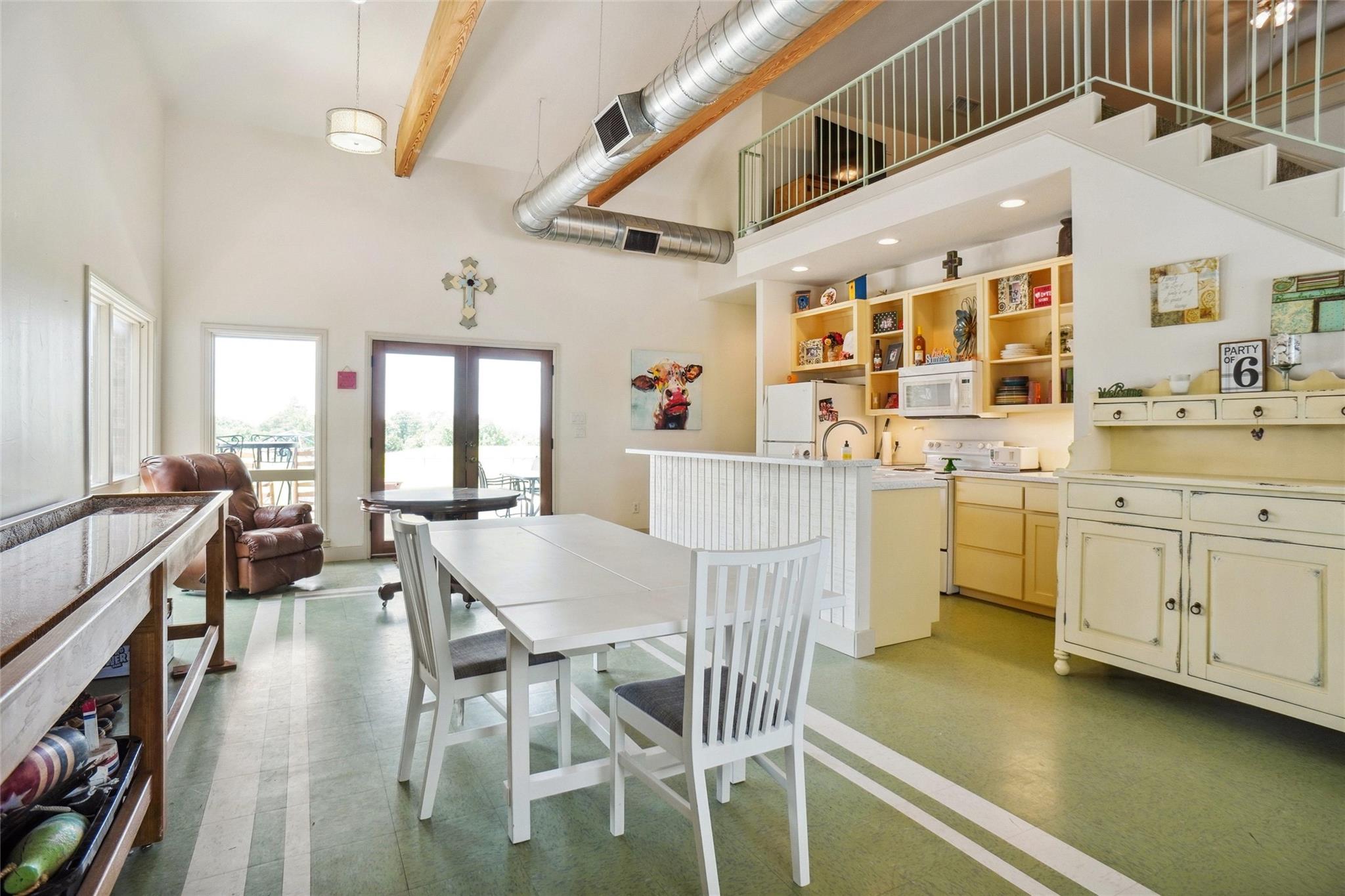 Decatur, Texas, 76234, United States, 7 Bedrooms Bedrooms, ,6 BathroomsBathrooms,Residential,For Sale,1976001