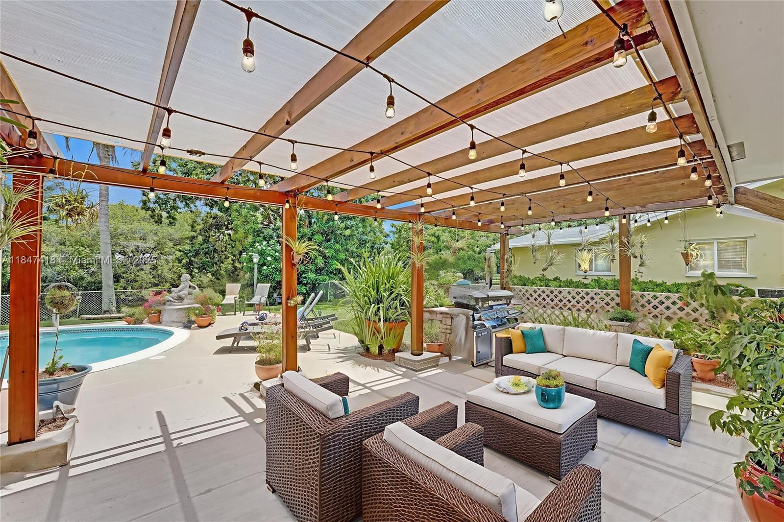 Plantation, Florida, 33313, United States, 4 Bedrooms Bedrooms, ,2 BathroomsBathrooms,Residential,For Sale,1903667