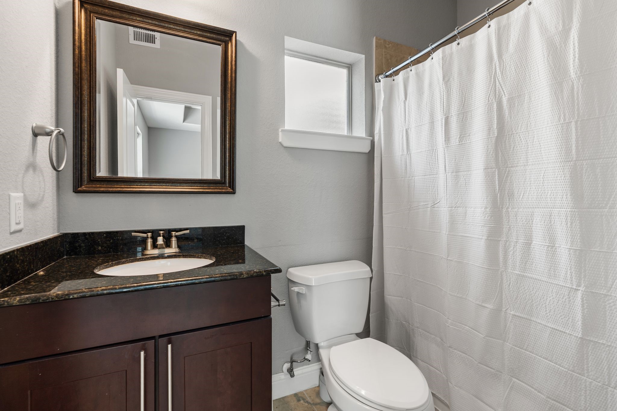  2316 Beall Street - 物件實景