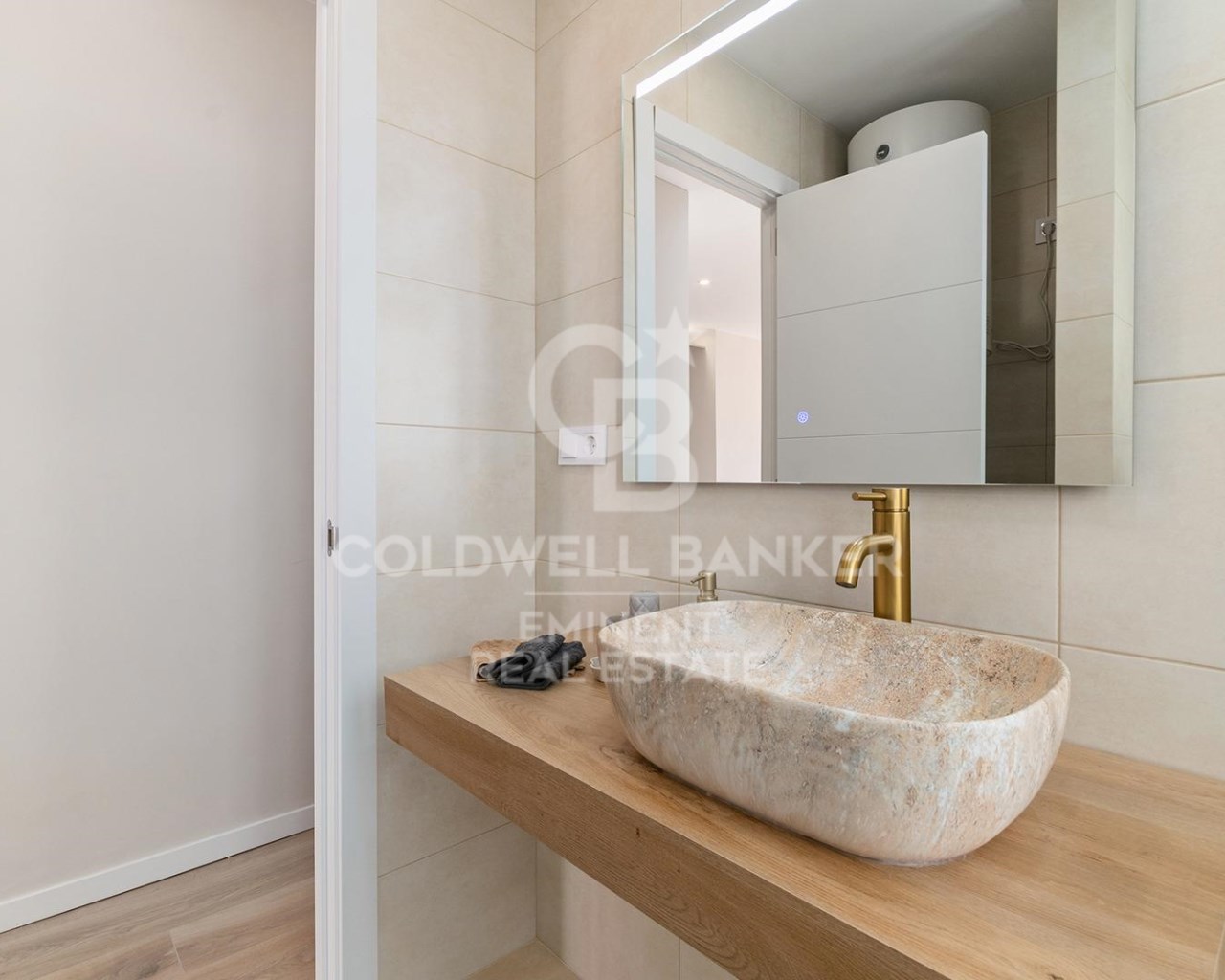 Barcelona, Catalonia, ES, 3 Bedrooms Bedrooms, ,2 BathroomsBathrooms,Residential,For Sale,1785148