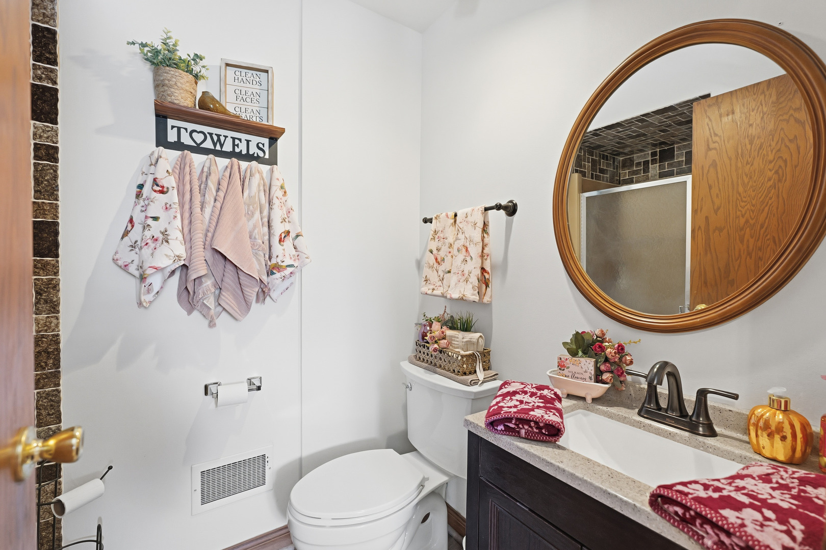 Crete, Illinois, 60417, United States, 4 Bedrooms Bedrooms, ,3 BathroomsBathrooms,Residential,For Sale,1989457