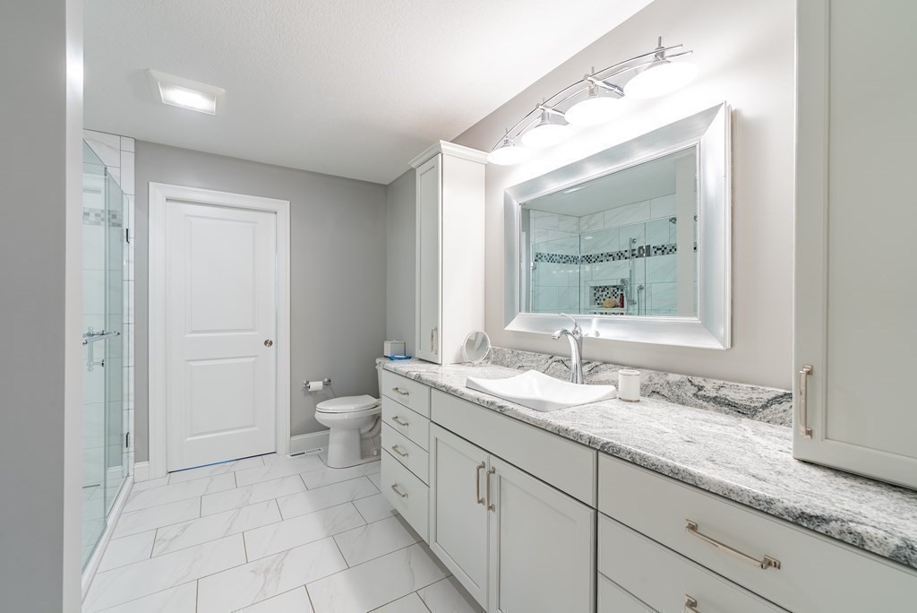 Ludlow, Massachusetts, 01056, United States, 2 Bedrooms Bedrooms, ,2 BathroomsBathrooms,Residential,For Sale,1925126