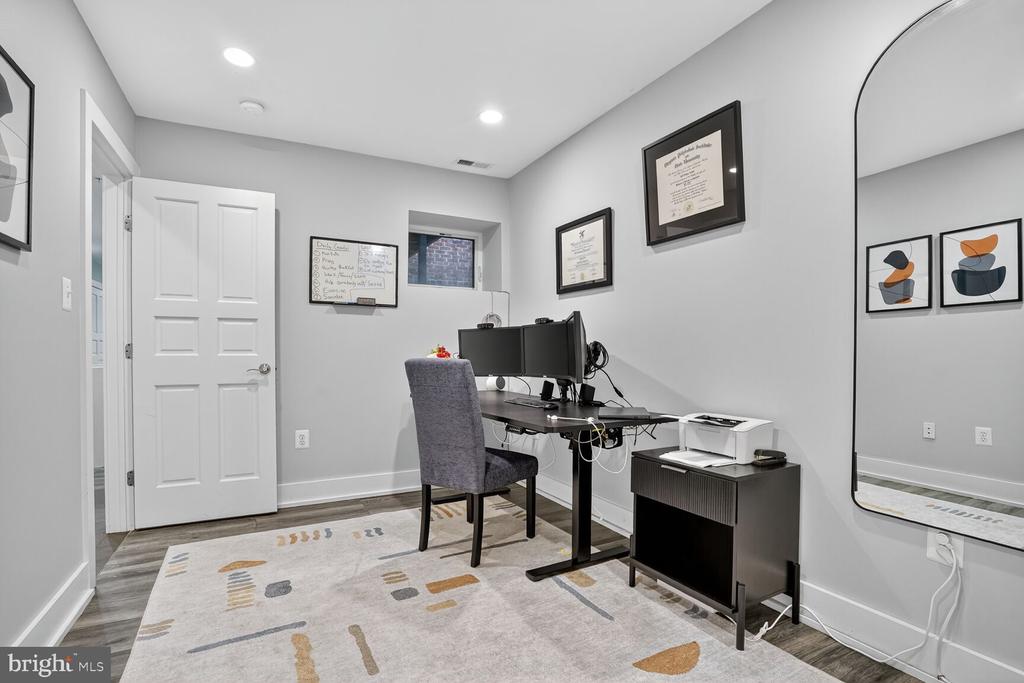 Washington, District of Columbia, 20010, United States, 2 Bedrooms Bedrooms, ,2 BathroomsBathrooms,Residential,For Sale,1975364