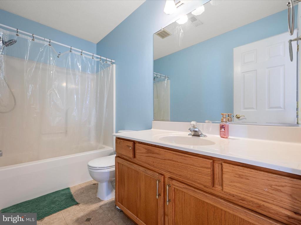 Stephens City, Virginia, 22655, United States, 4 Bedrooms Bedrooms, ,4 BathroomsBathrooms,Residential,For Sale,1905716