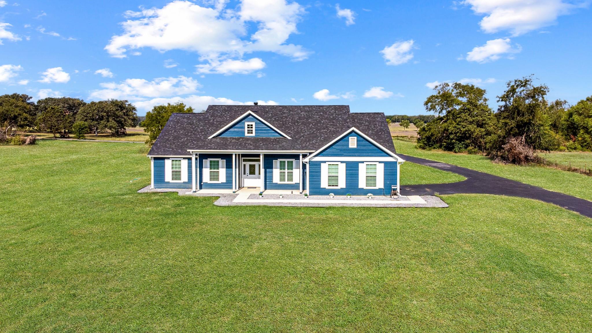 Wills Point, Texas, 75169, United States, 5 Bedrooms Bedrooms, ,5 BathroomsBathrooms,Residential,For Sale,2002529