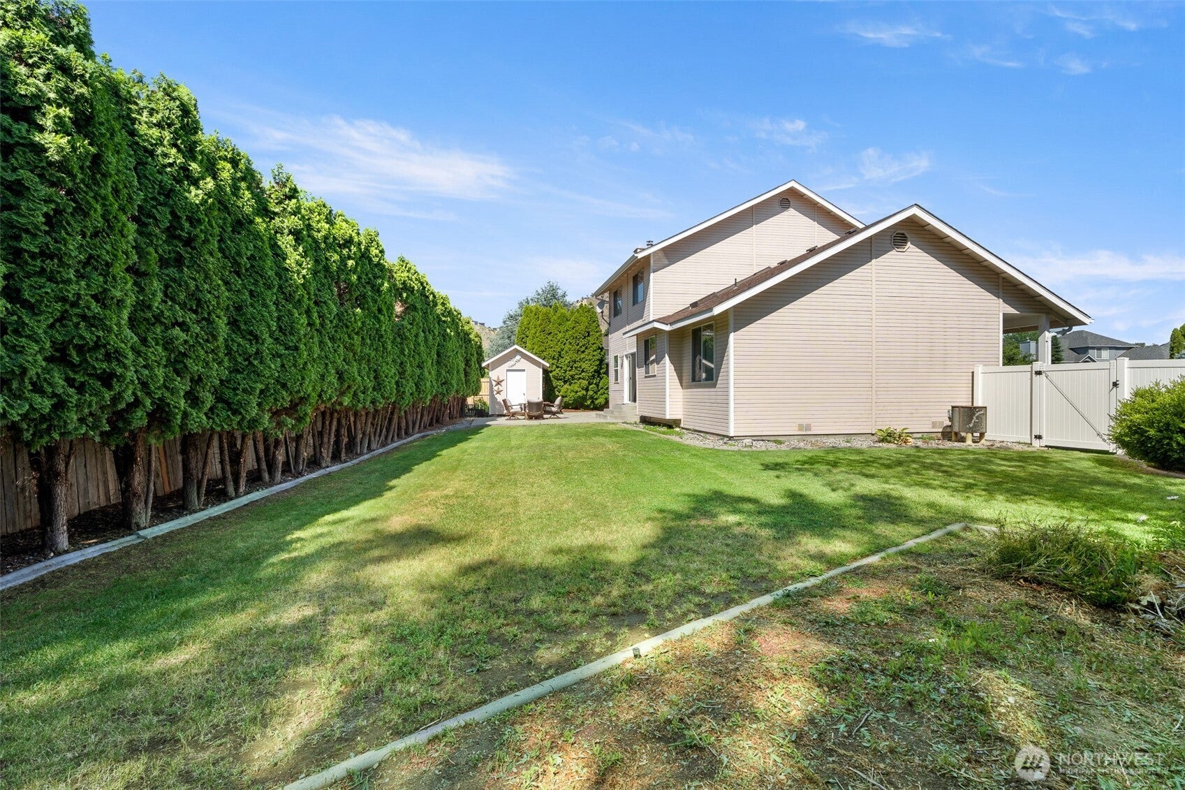 Wenatchee, Washington, 98801, United States, 3 Bedrooms Bedrooms, ,2 BathroomsBathrooms,Residential,For Sale,1939564