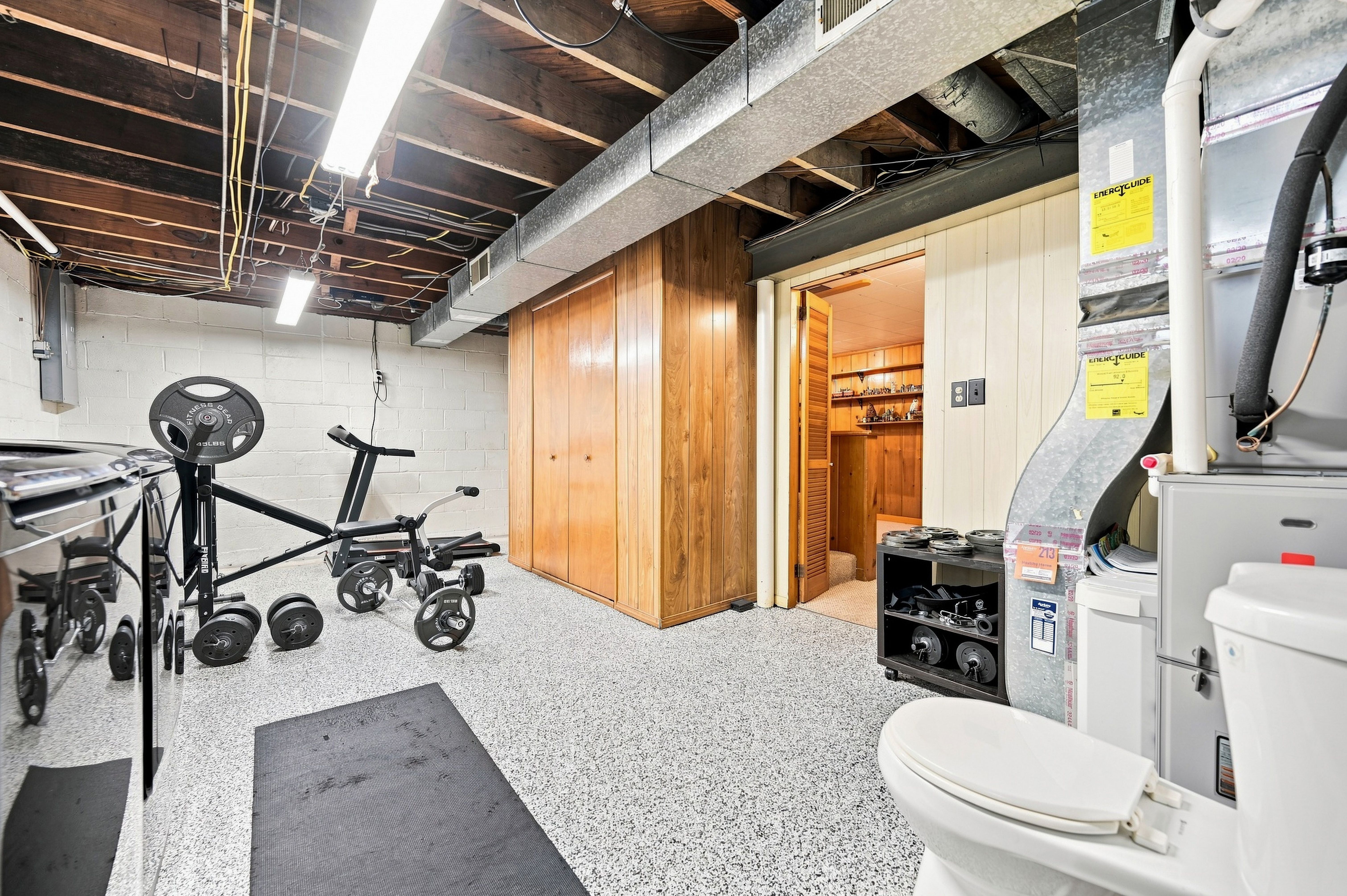  501 Sunnyland Avenue, Pittsburgh, PA 15227 - 物件實景
