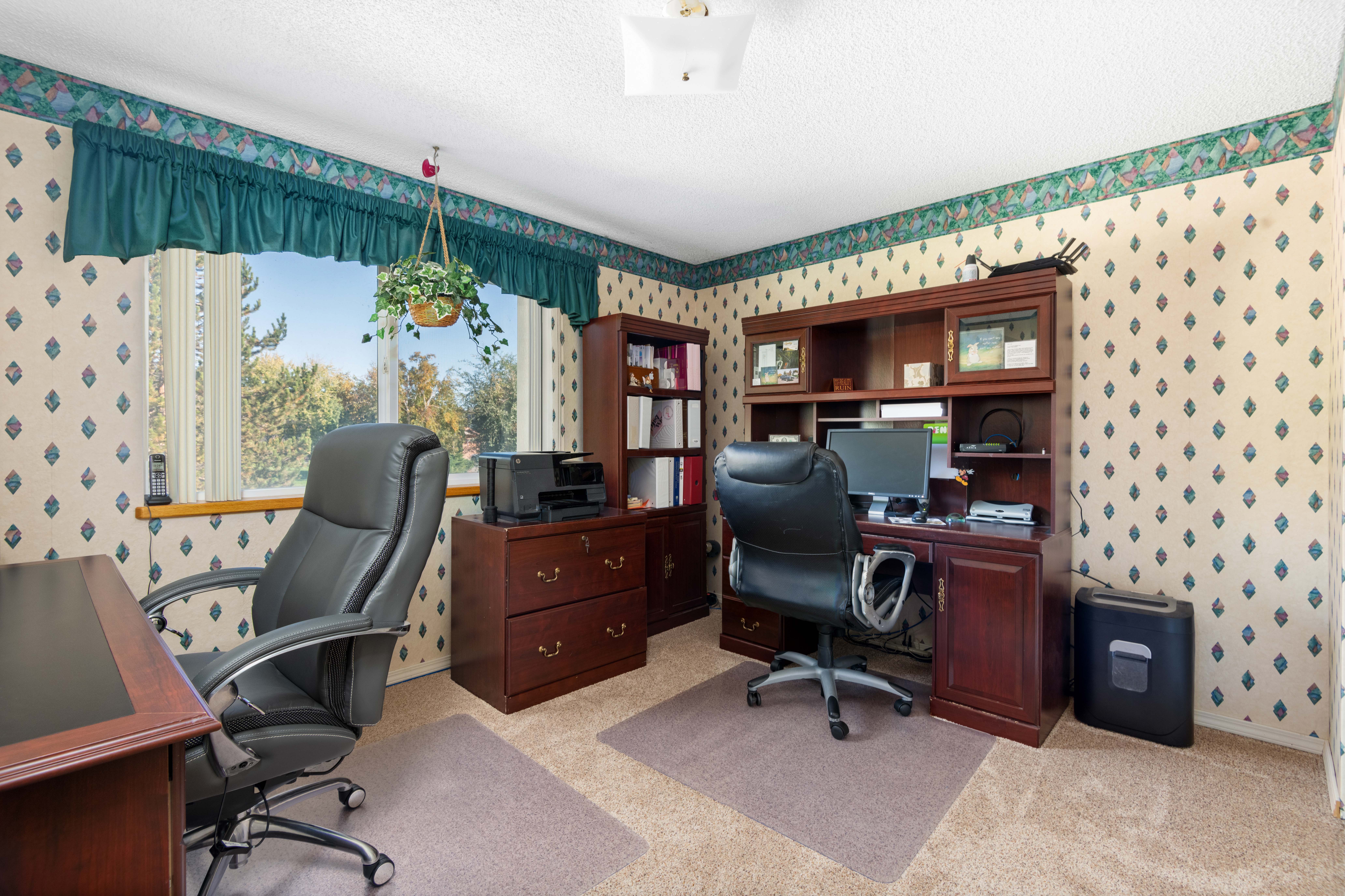  Property with a POOL and room for a shop - 物件實景