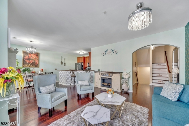 Belleville Twp., New Jersey, 07109, United States, 2 Bedrooms Bedrooms, ,3 BathroomsBathrooms,Residential,For Sale,1960991