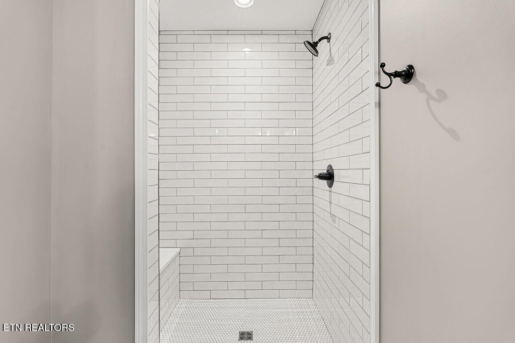 Lenoir City, Tennessee, 37771, United States, 3 Bedrooms Bedrooms, ,2 BathroomsBathrooms,Residential,For Sale,1933466