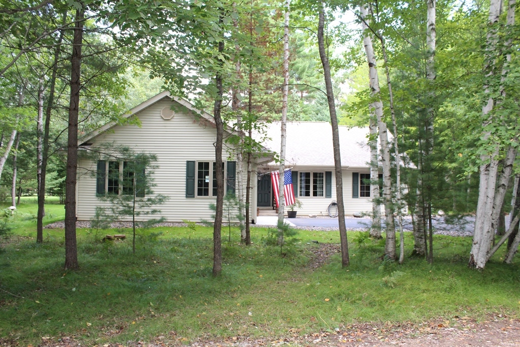 Minocqua, Wisconsin, 54548, United States, 3 Bedrooms Bedrooms, ,2 BathroomsBathrooms,Residential,For Sale,1984863