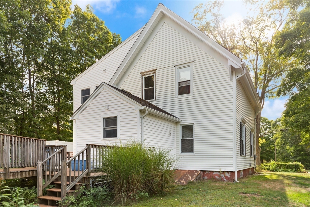 North Attleboro, Massachusetts, 02760, United States, 5 Bedrooms Bedrooms, ,2 BathroomsBathrooms,Residential,For Sale,1939439