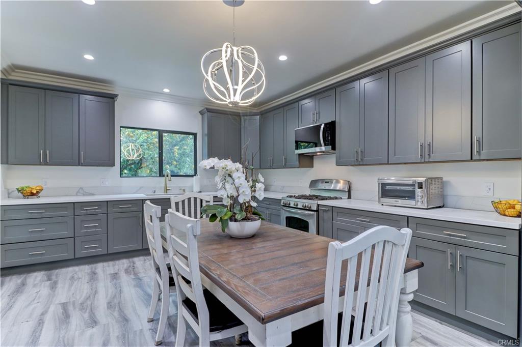 Los ANgeles, California, 90004, United States, 5 Bedrooms Bedrooms, ,2 BathroomsBathrooms,Residential,For Sale,1756474