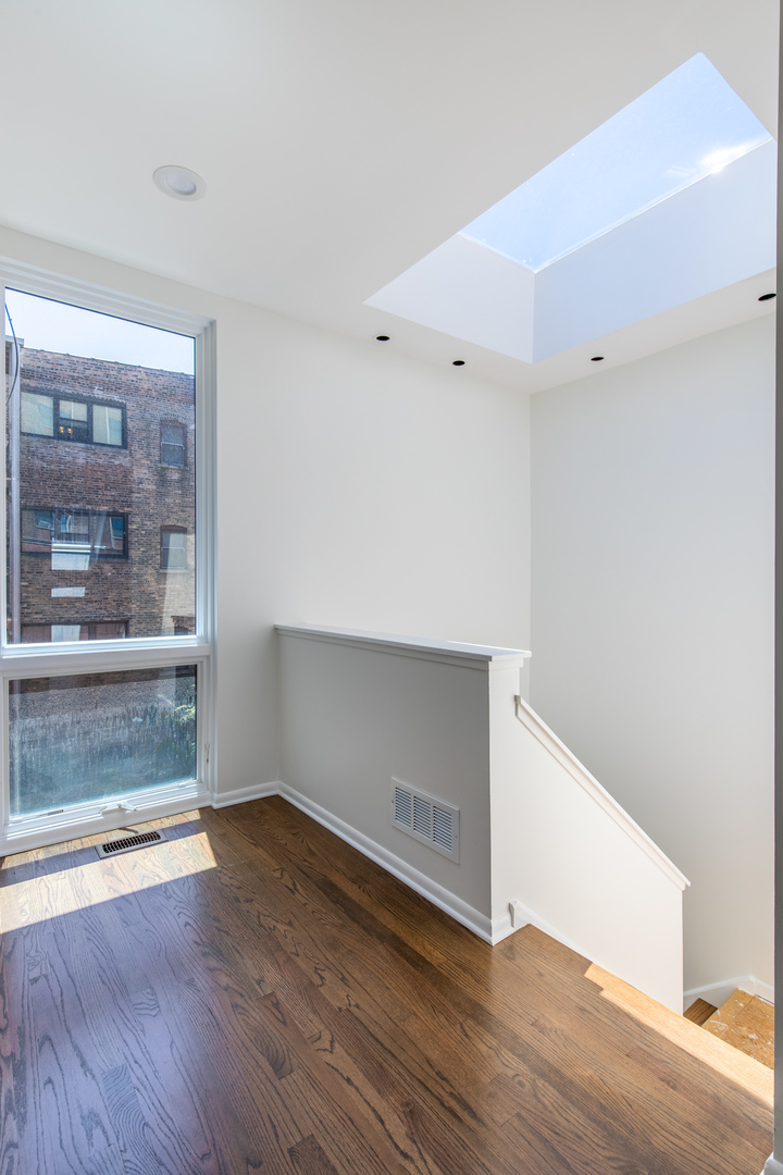 3631 N Pine Grove Avenue Unit C, Chicago, Illinois, 60613, United States, 4 Bedrooms Bedrooms, ,4 BathroomsBathrooms,Residential,For Sale,3631 N Pine Grove Avenue Unit C,1663160