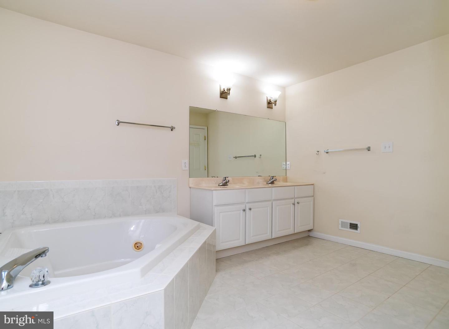 Philadelphia, Pennsylvania, 19115, United States, 4 Bedrooms Bedrooms, ,3 BathroomsBathrooms,Residential,For Sale,1944953