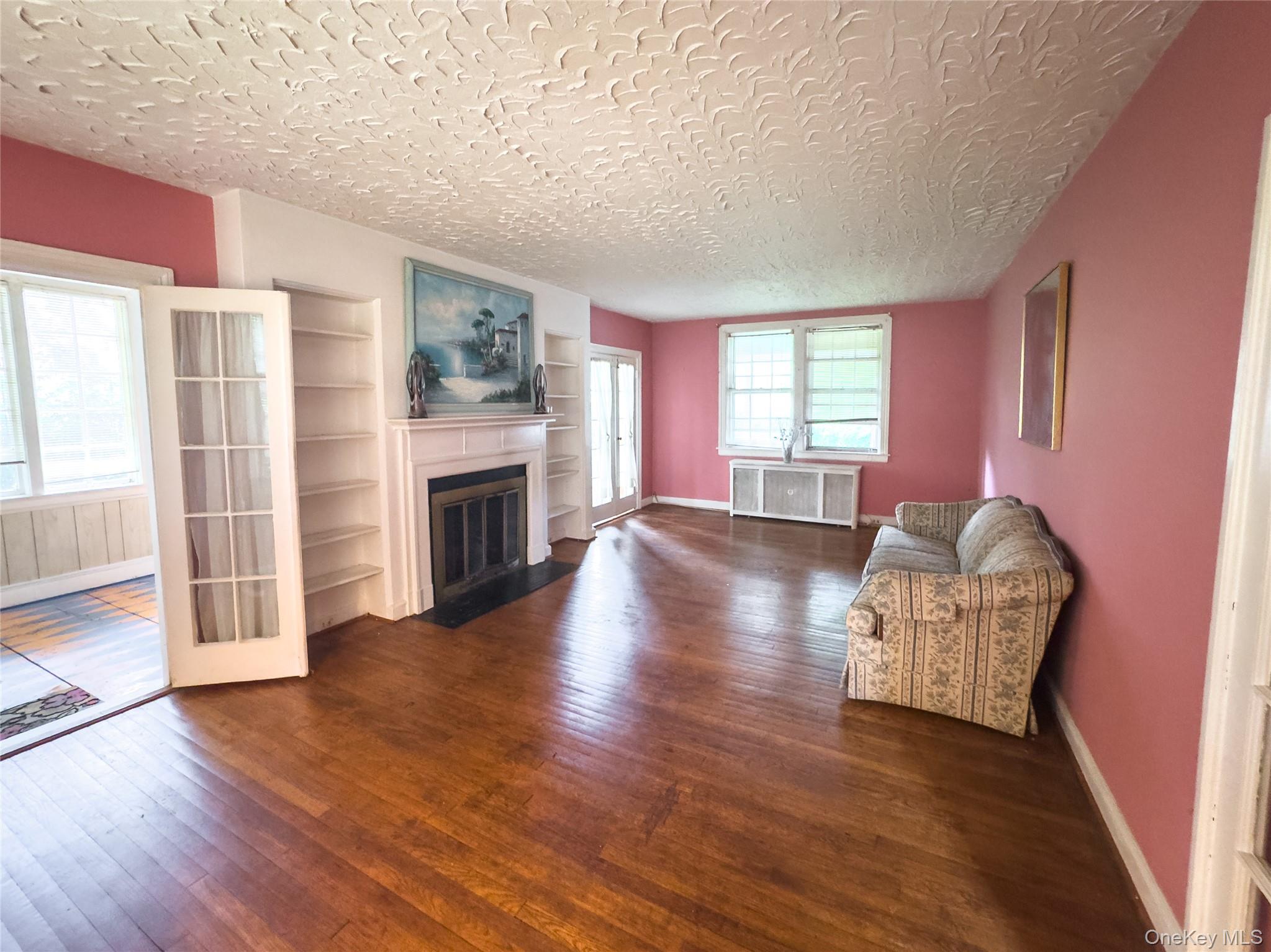 Port Chester, New York, 10573, United States, 4 Bedrooms Bedrooms, ,3 BathroomsBathrooms,Residential,For Sale,1918856