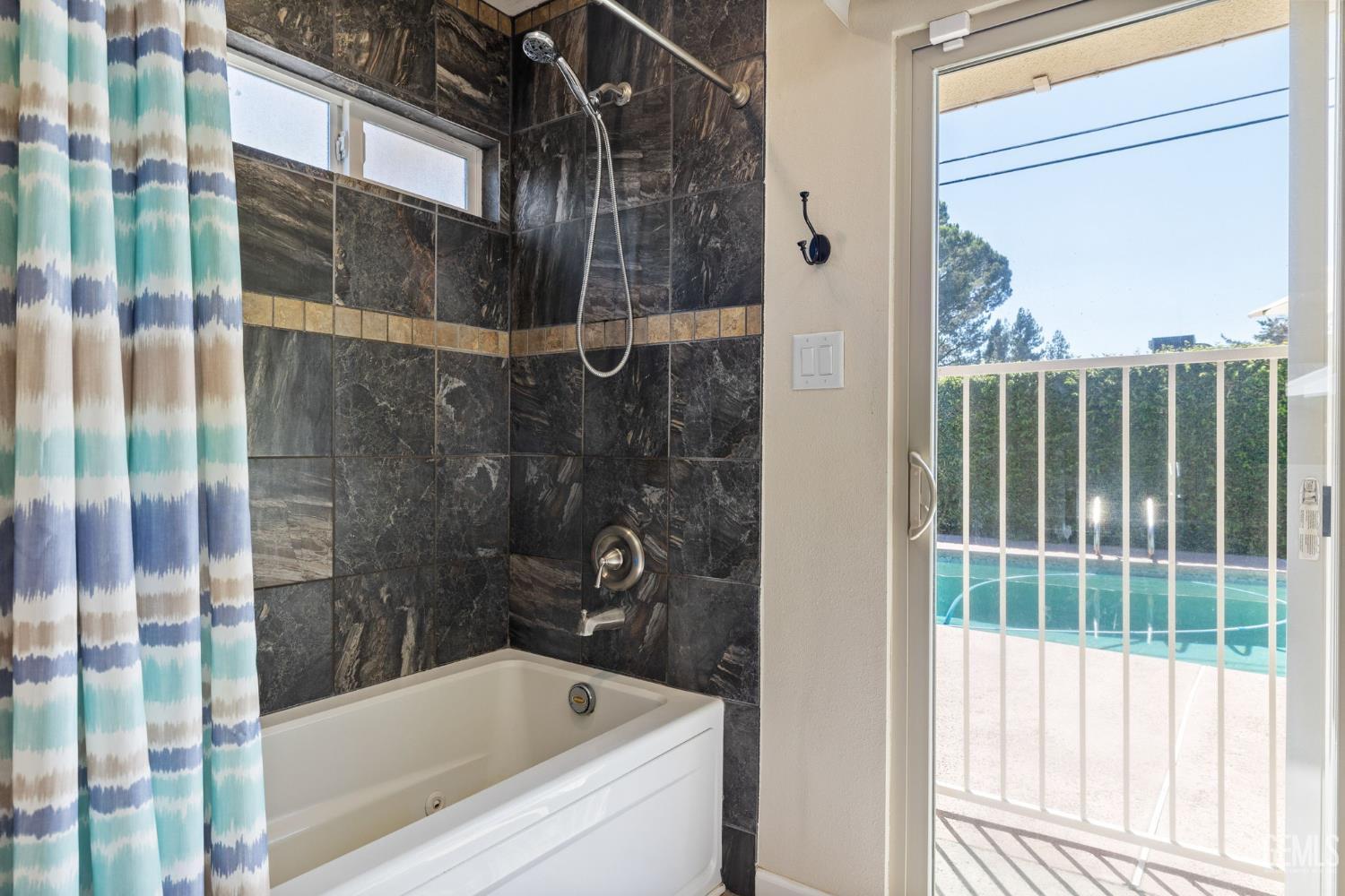 Bakersfield, California, 93309, United States, 3 Bedrooms Bedrooms, ,3 BathroomsBathrooms,Residential,For Sale,1882535