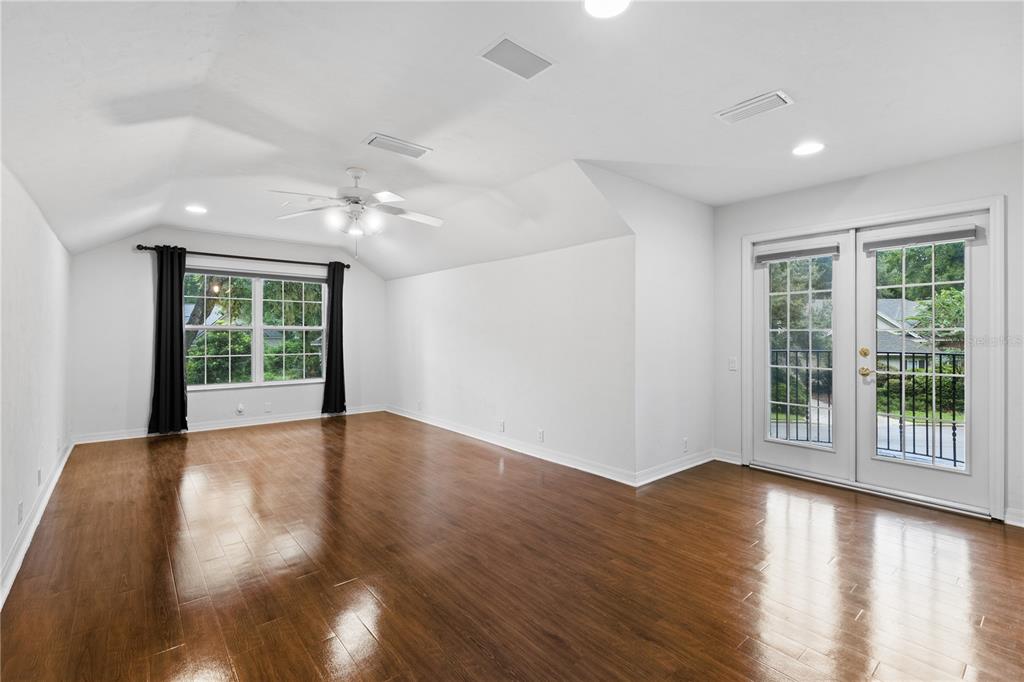 Gainesville, Florida, 32608, United States, 5 Bedrooms Bedrooms, ,4 BathroomsBathrooms,Residential,For Sale,1895414
