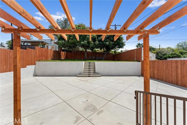 Los Angeles, California, 90043, United States, 3 Bedrooms Bedrooms, ,2 BathroomsBathrooms,Residential,For Sale,1909410