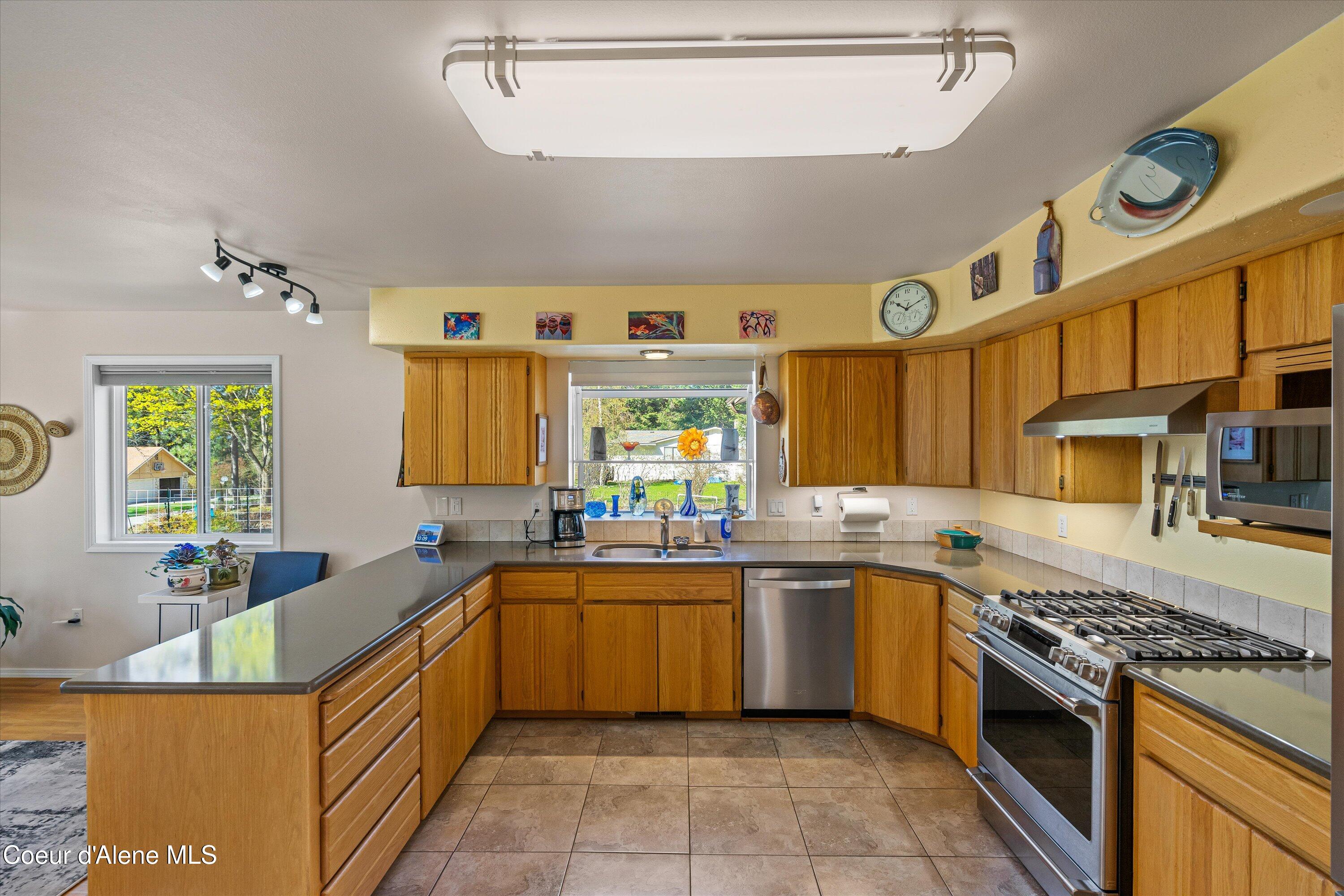 Hauser, Idaho, 83854, United States, 3 Bedrooms Bedrooms, ,3 BathroomsBathrooms,Residential,For Sale,1974734