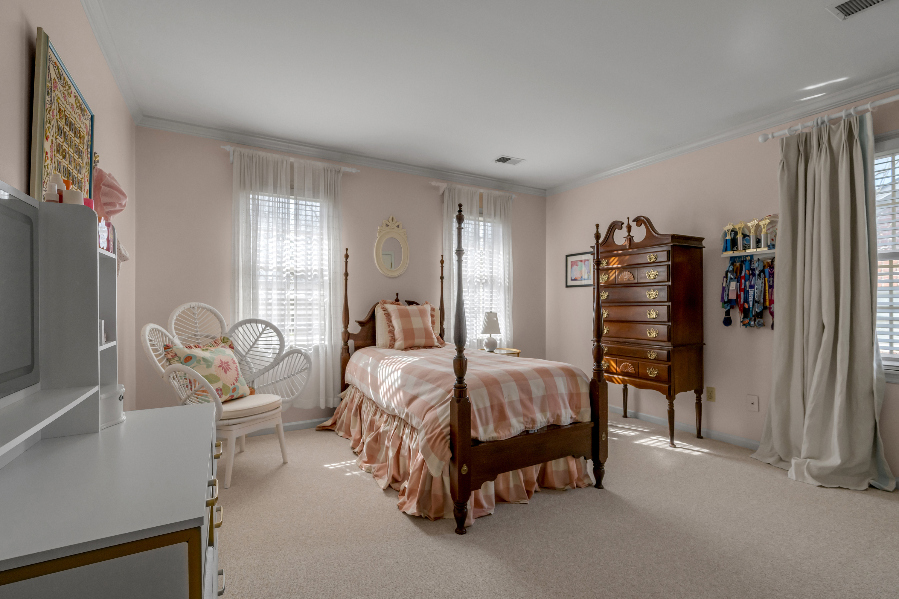  2071 Manor Drive - 物件實景