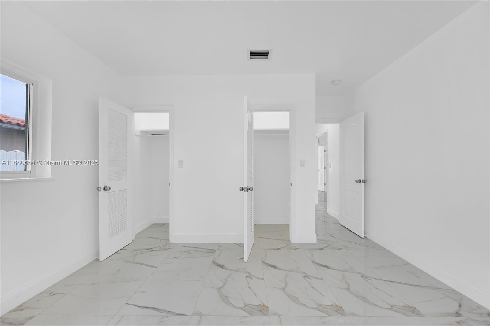 Biscayne Park, Florida, 33161, United States, 6 Bedrooms Bedrooms, ,3 BathroomsBathrooms,Residential,For Sale,1949664