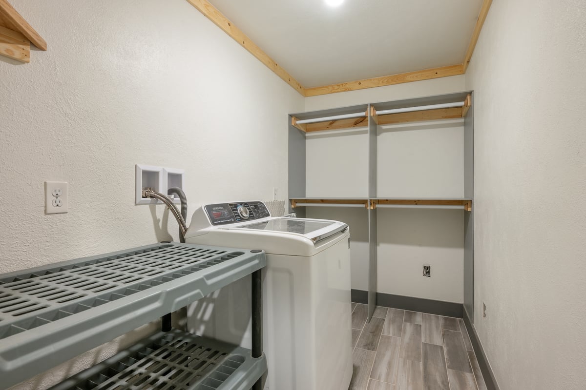 Cheyenne, Wyoming, 82001, United States, 5 Bedrooms Bedrooms, ,3 BathroomsBathrooms,Residential,For Sale,1994195