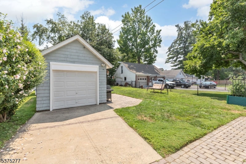 Garwood Boro, New Jersey, 07027, United States, 3 Bedrooms Bedrooms, ,2 BathroomsBathrooms,Residential,For Sale,1908282