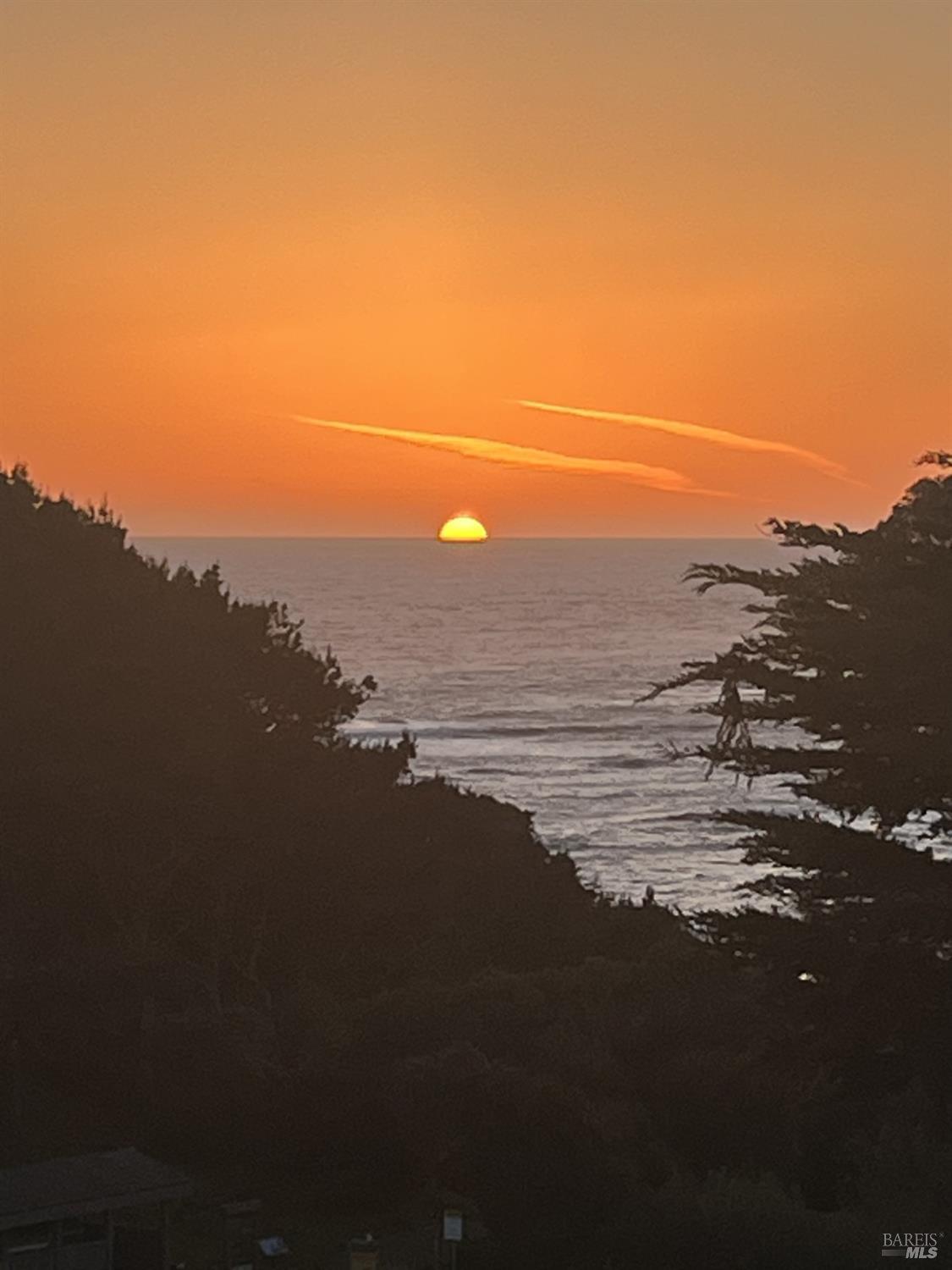Bolinas, California, 94924, United States, 2 Bedrooms Bedrooms, ,3 BathroomsBathrooms,Residential,For Sale,1906337