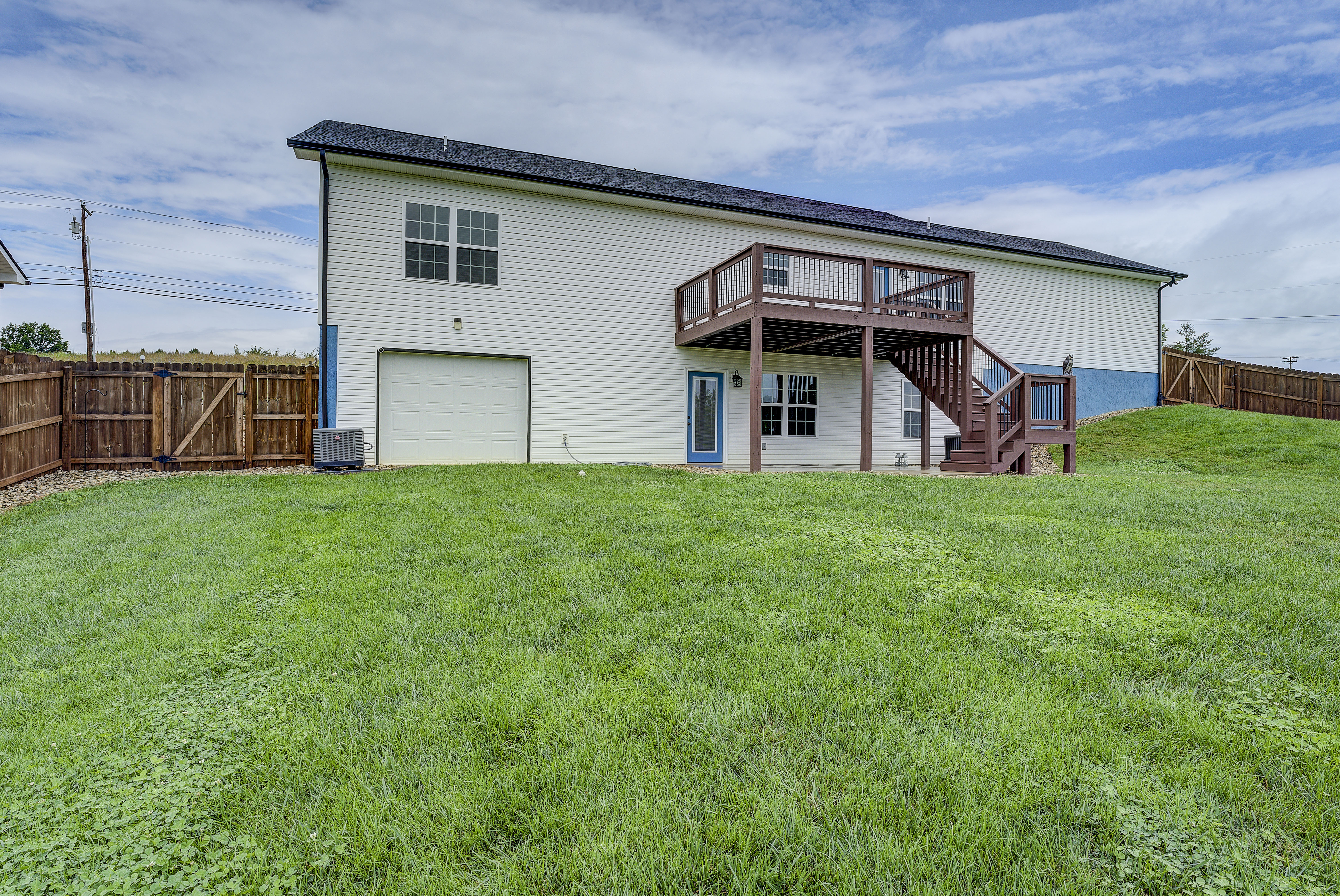 Jonesborough, Tennessee, 37659, United States, 3 Bedrooms Bedrooms, ,3 BathroomsBathrooms,Residential,For Sale,2000637