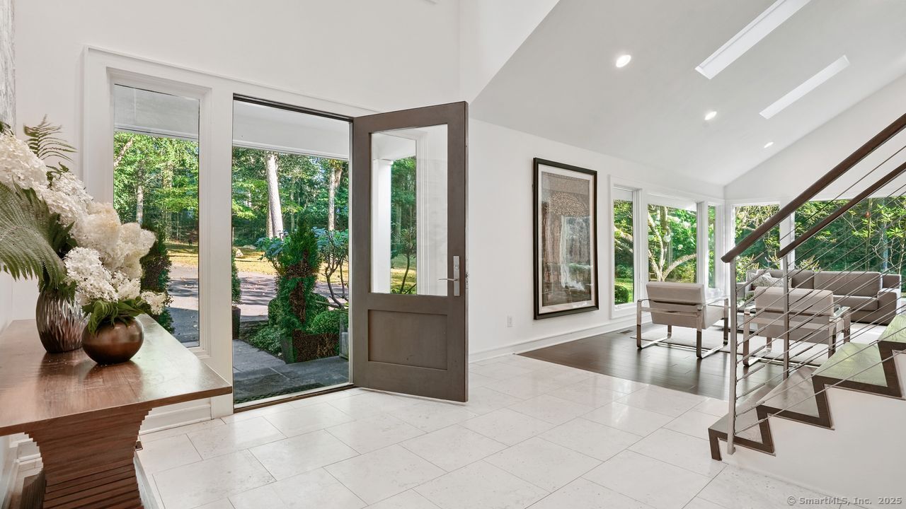 Westport, Connecticut, 06880, United States, 4 Bedrooms Bedrooms, ,4 BathroomsBathrooms,Residential,For Sale,1991642