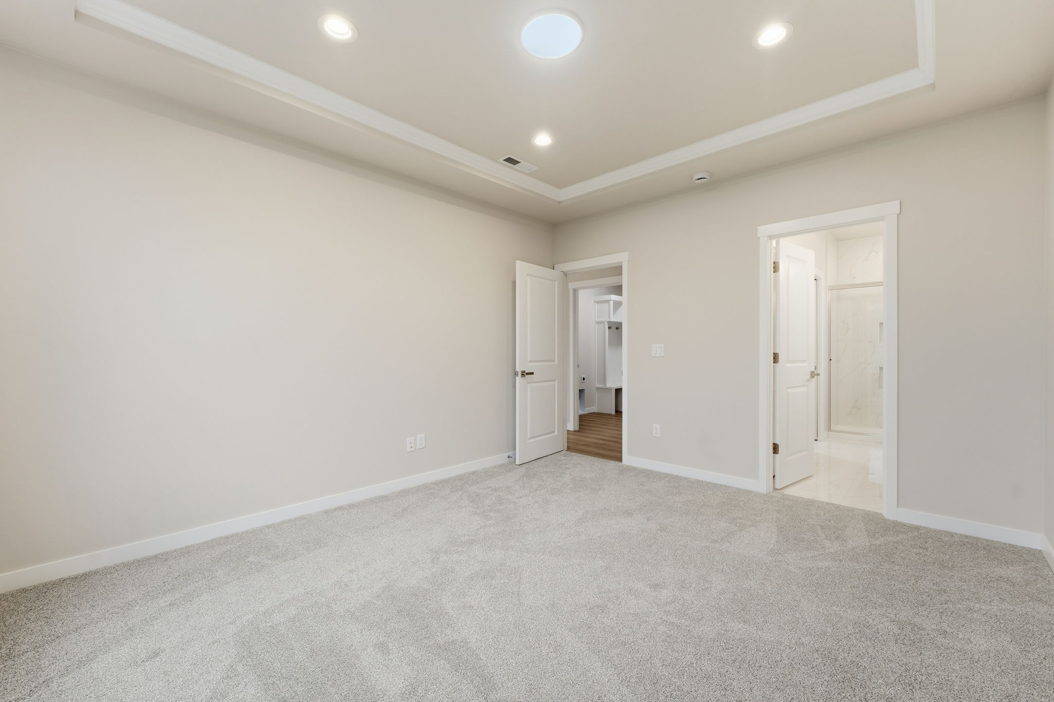  Open and Light Filled Floorplan - 物件實景