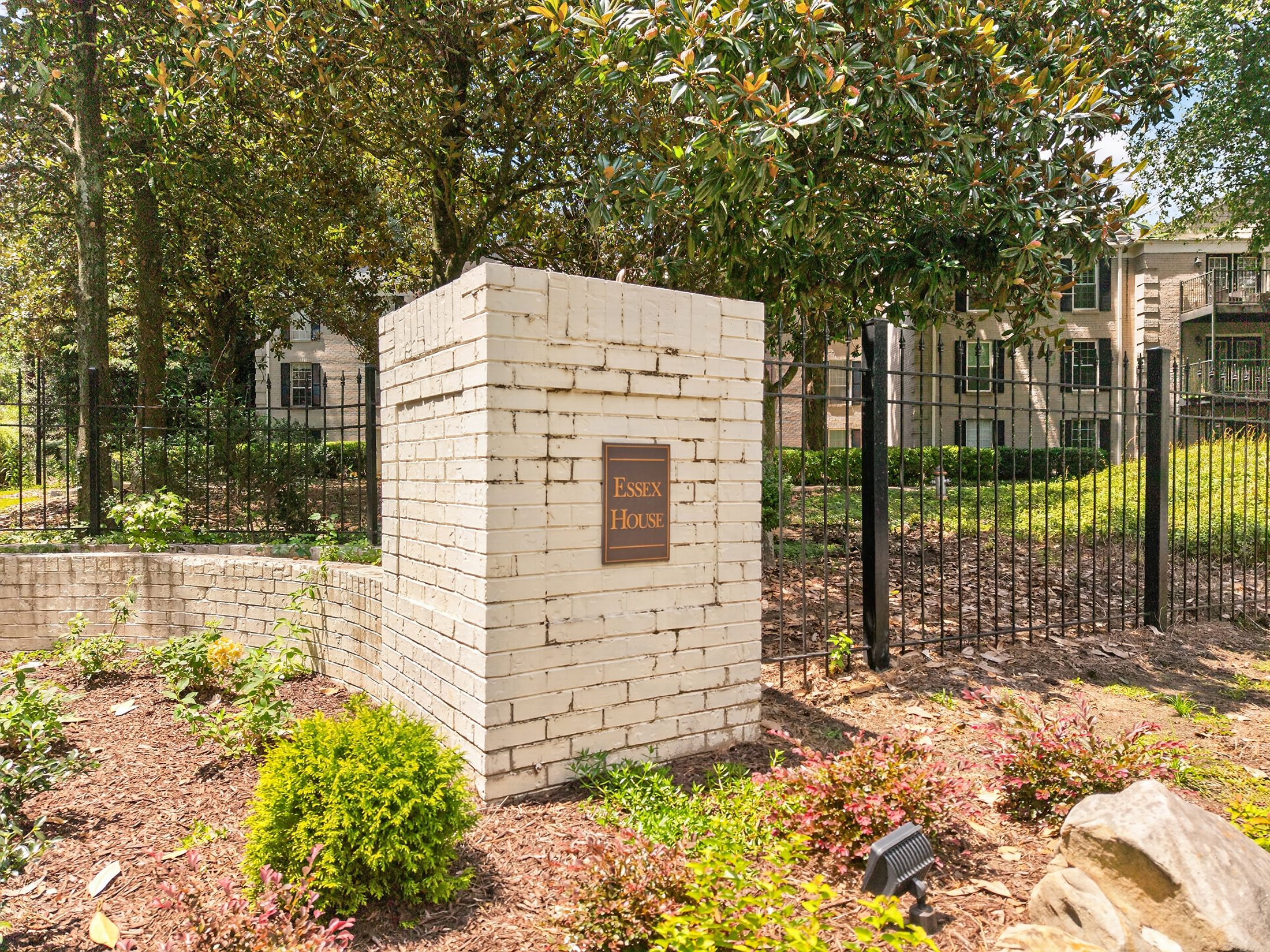  Located in the Gated Essex House Community in Historic Vinings - 物件實景
