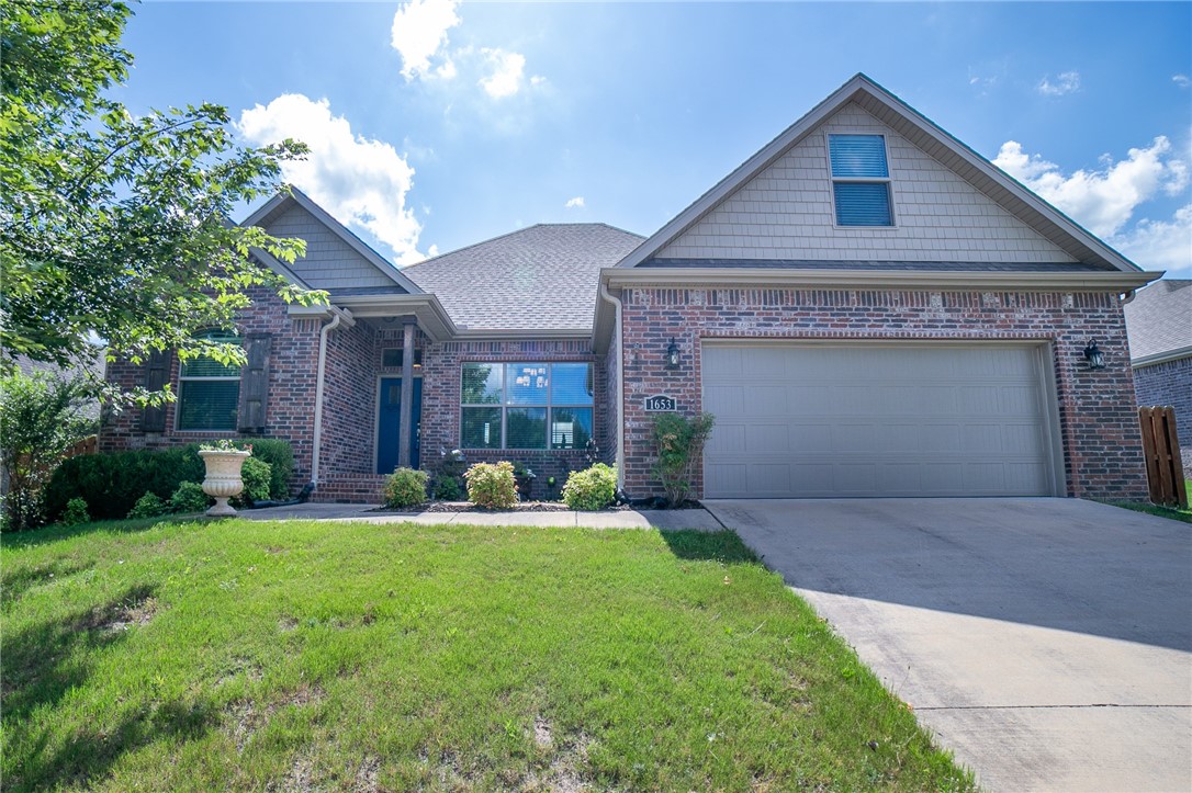 Fayetteville, Arkansas, 72701, United States, 4 Bedrooms Bedrooms, ,3 BathroomsBathrooms,Residential,For Sale,1874456