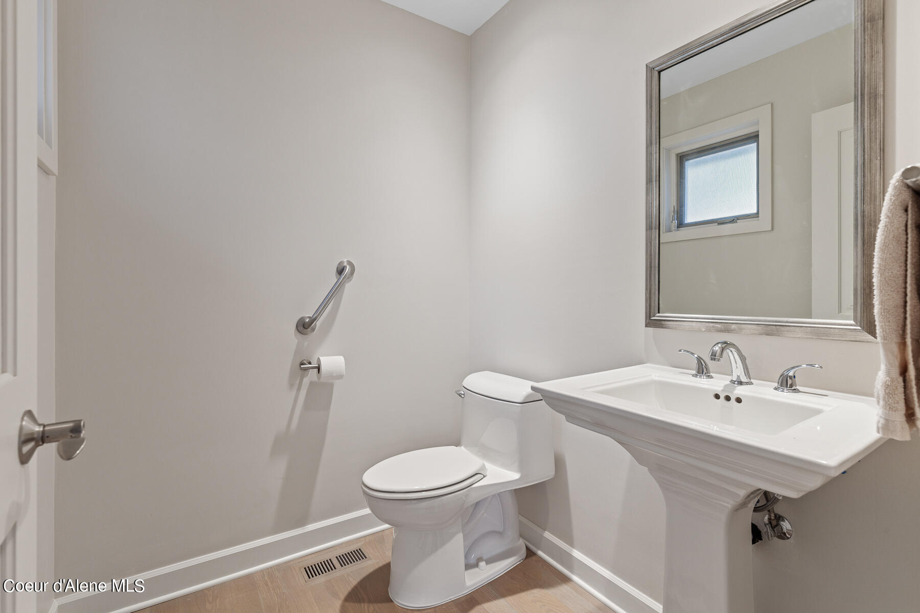 Kellogg, Idaho, 83837, United States, 3 Bedrooms Bedrooms, ,3 BathroomsBathrooms,Residential,For Sale,1915228