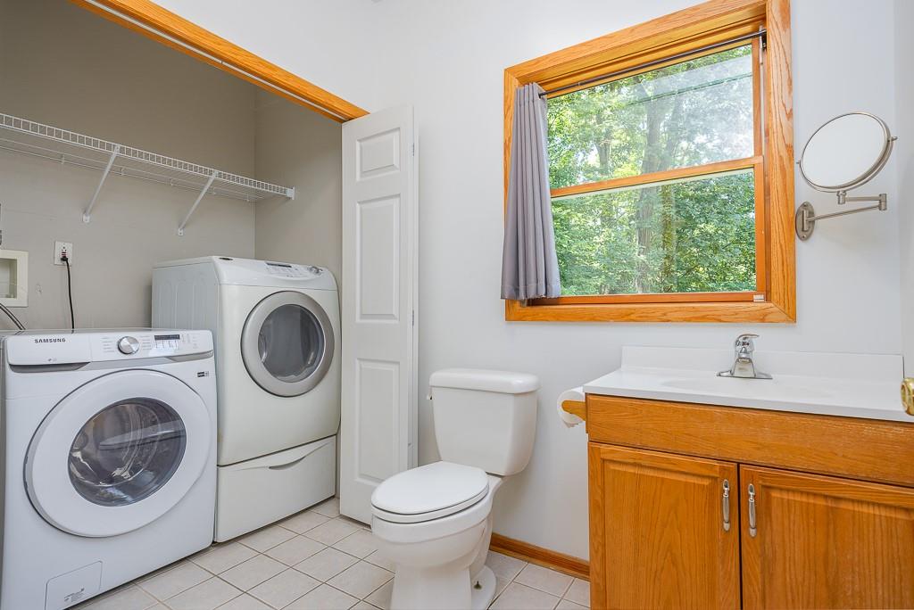 Fort Montgomery, New York, 10922, United States, 4 Bedrooms Bedrooms, ,3 BathroomsBathrooms,Residential,For Sale,1974942