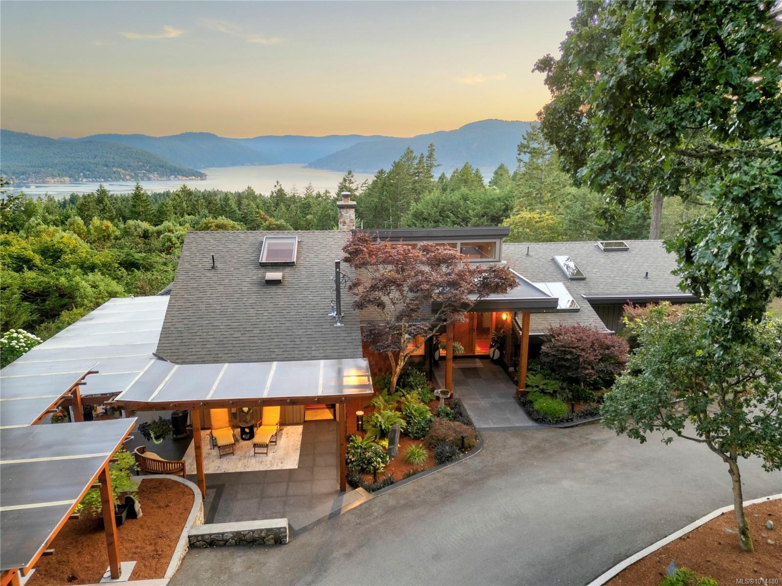 CENTRAL SAANICH, British Columbia, V8M 1S2, CA, 3 Bedrooms Bedrooms, ,Residential,For Sale,1950978