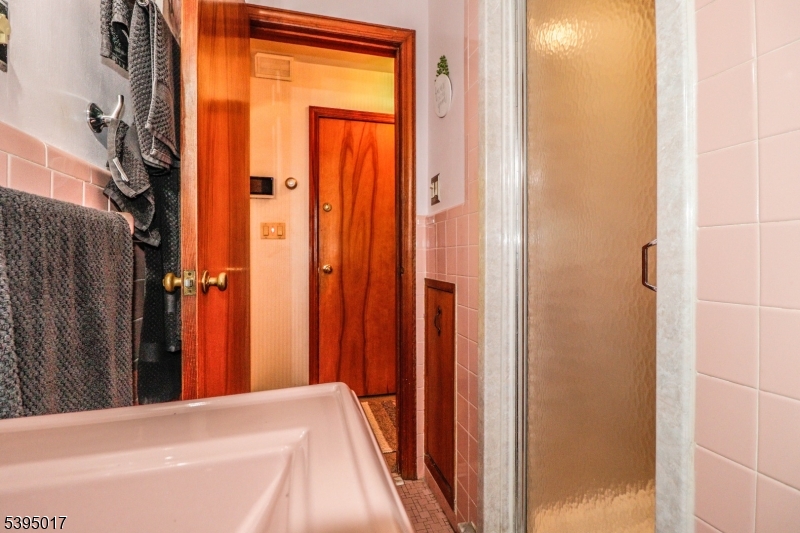 Rahway City, New Jersey, 07065, United States, 4 Bedrooms Bedrooms, ,2 BathroomsBathrooms,Residential,For Sale,1986510