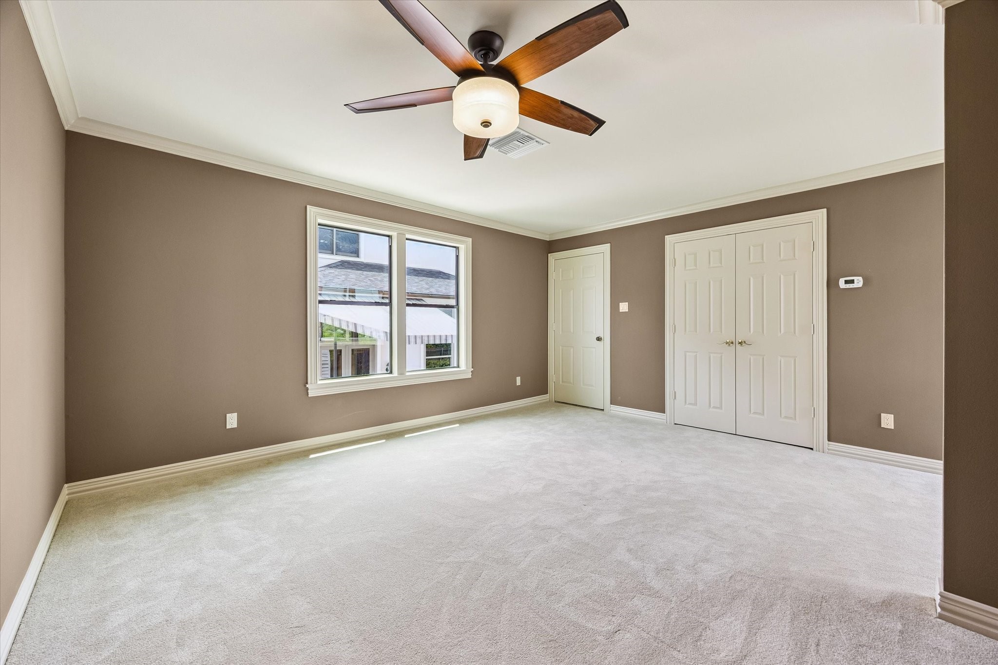  701 E 7th Street - 物件實景