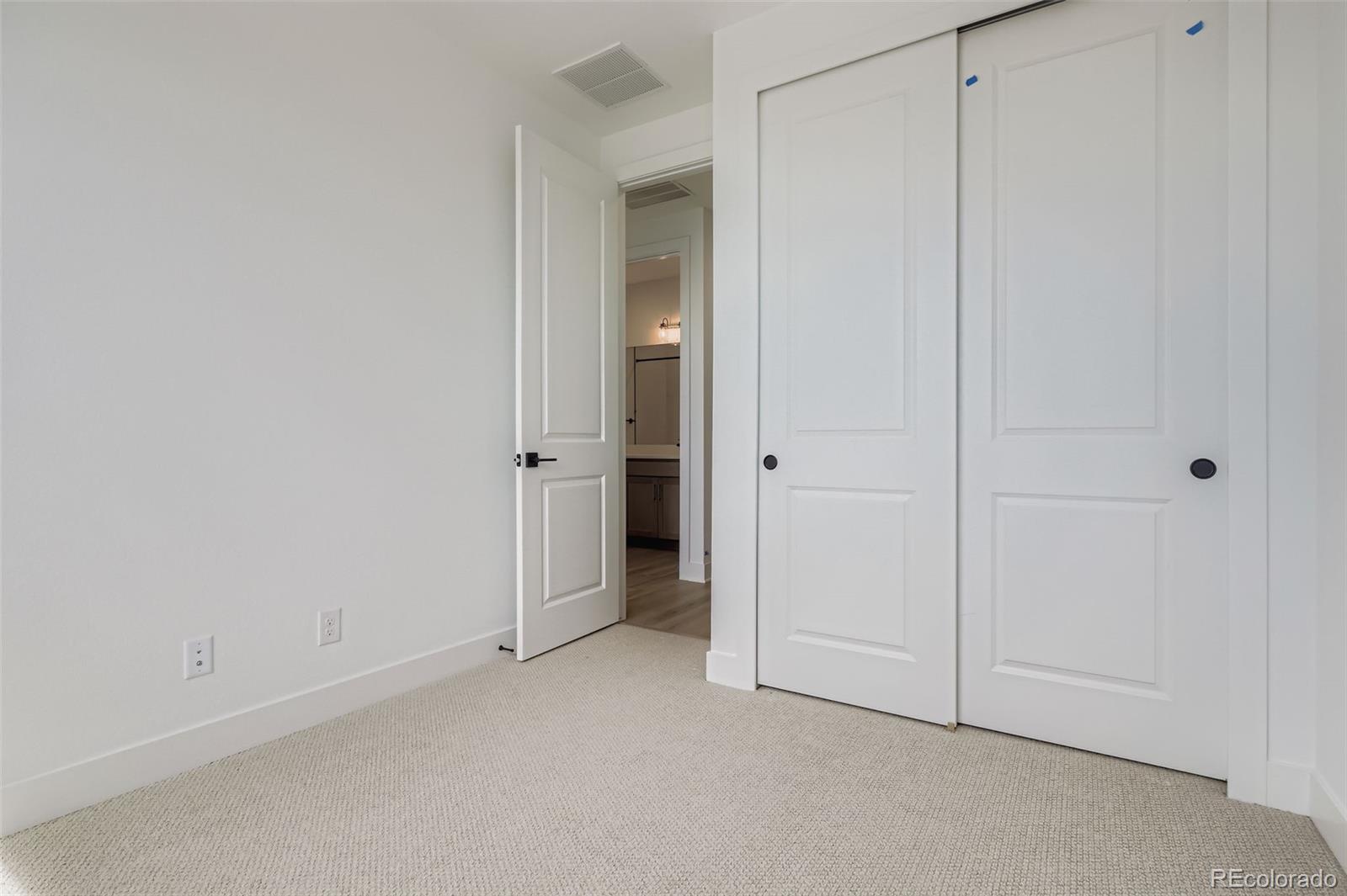 Aurora, Colorado, 80019, United States, 4 Bedrooms Bedrooms, ,4 BathroomsBathrooms,Residential,For Sale,1902538