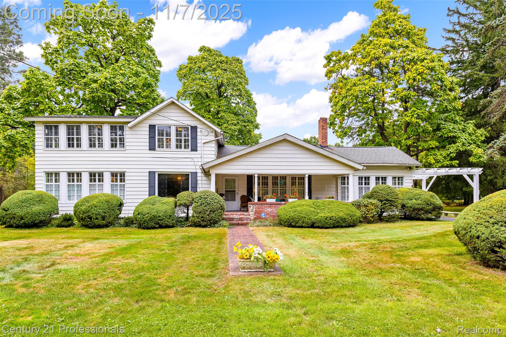 Clarkston, Michigan, 48348, United States, 4 Bedrooms Bedrooms, ,2 BathroomsBathrooms,Residential,For Sale,1987111