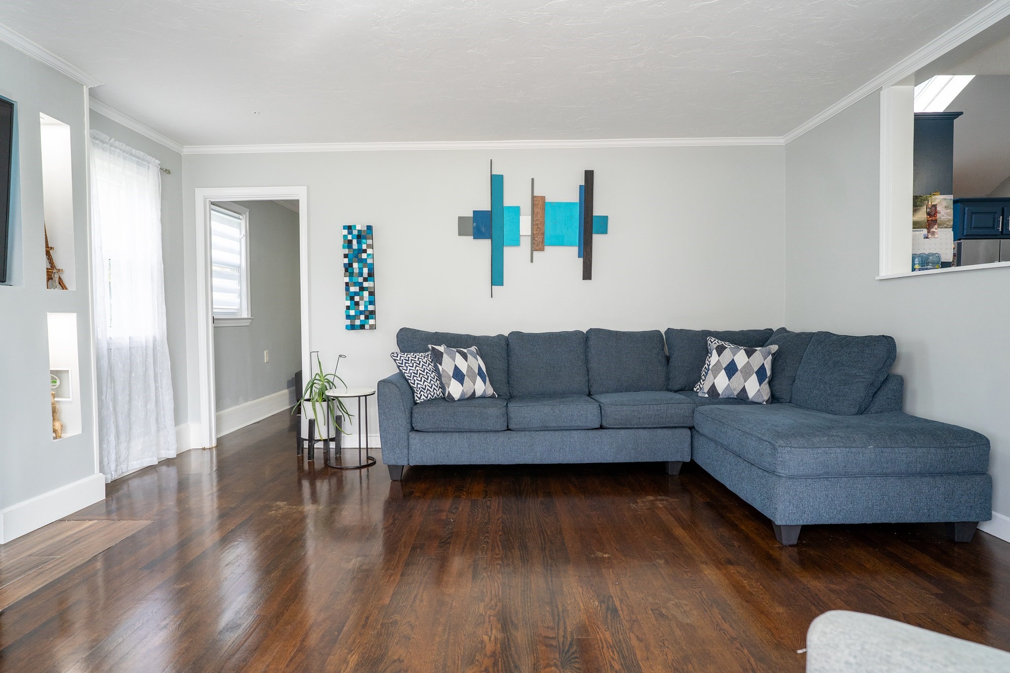 Randolph, Massachusetts, 02368, United States, 4 Bedrooms Bedrooms, ,2 BathroomsBathrooms,Residential,For Sale,2009735