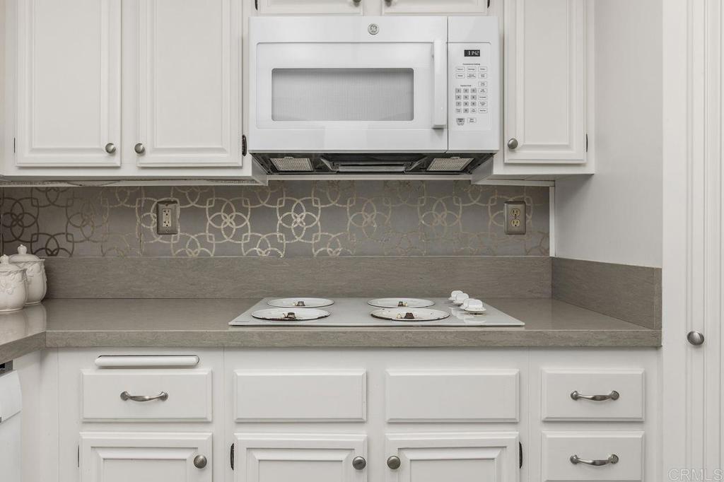 Vista, California, 92081, United States, 2 Bedrooms Bedrooms, ,2 BathroomsBathrooms,Residential,For Sale,1989582