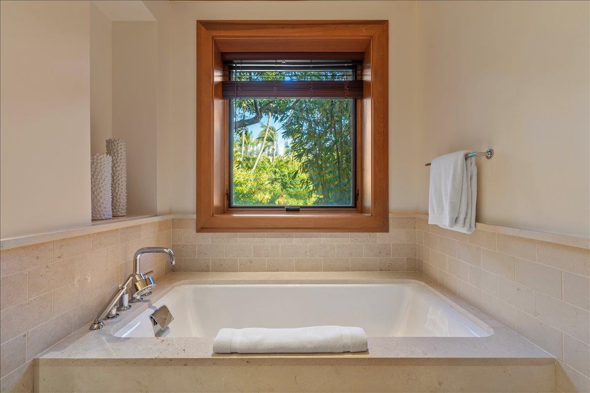 Lahaina, Hawaii, 96761, United States, 3 Bedrooms Bedrooms, ,4 BathroomsBathrooms,Residential,For Sale,1927405