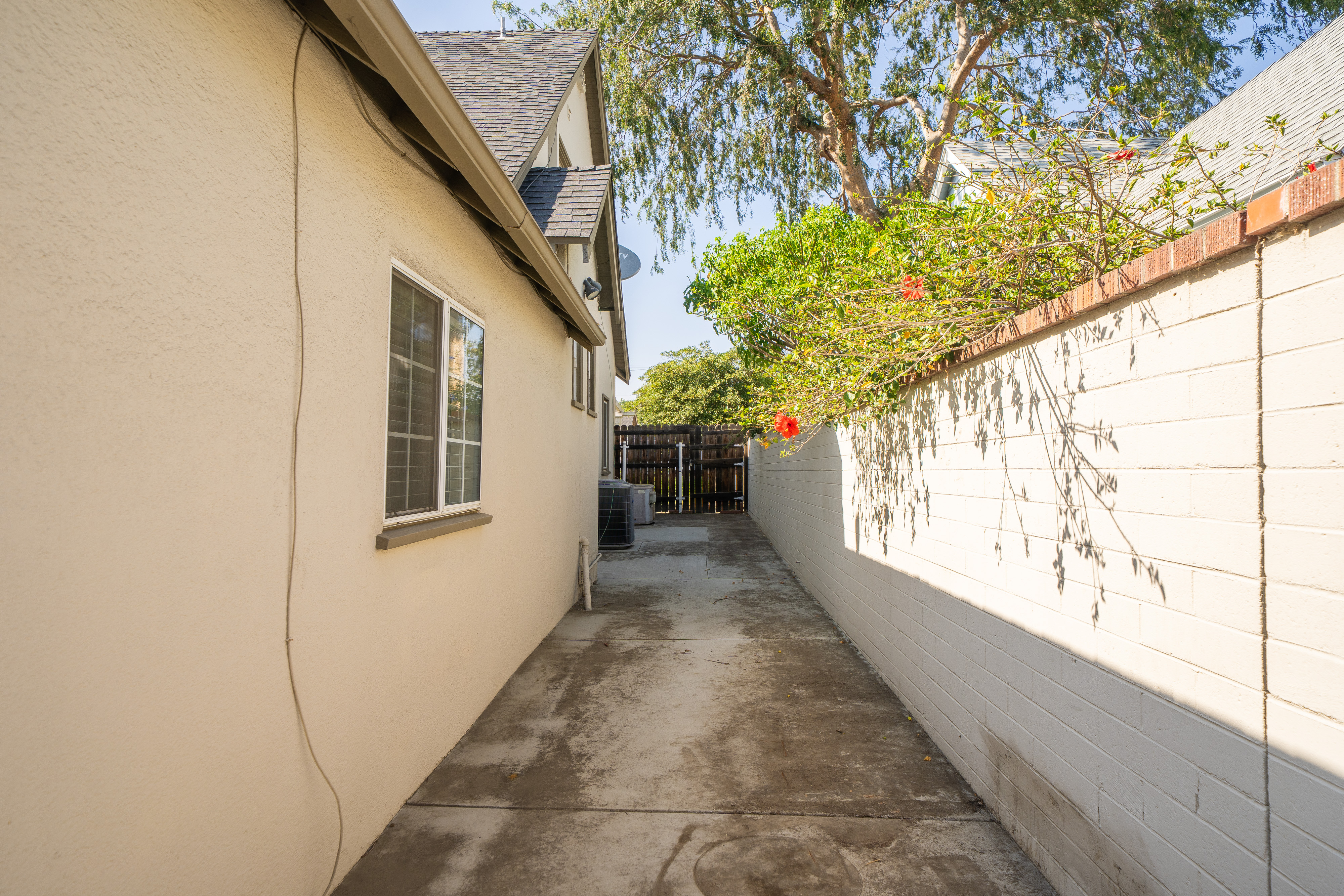  859 West Berkeley Court, Ontario, CA 91762 - 物件實景